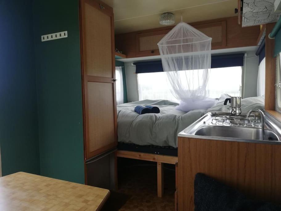 Cute Little Caravan For 2 In Old Orchard Hem Exteriér fotografie