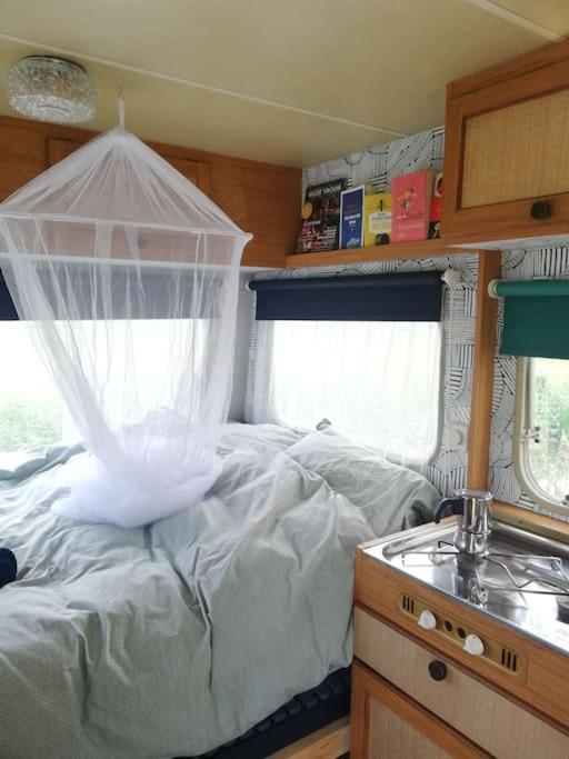 Cute Little Caravan For 2 In Old Orchard Hem Exteriér fotografie